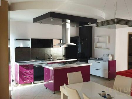 QIRA, APARTAMENT 2+1+2 TE JORDAN MISJA 700 € /Muaj