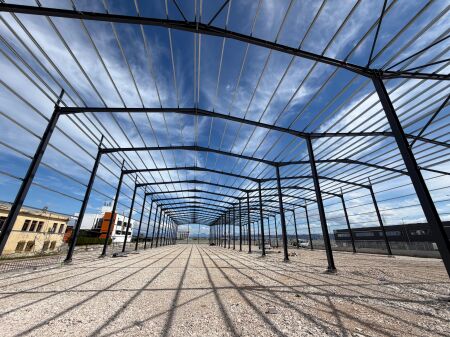 JEPET ME QERA KAPANON PRANE METRIN NE AUTOSTRADE, DURRES