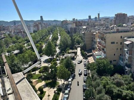 JEPET ME QERA APARTAMENT 2+1 - BRRYLI, TIRANE