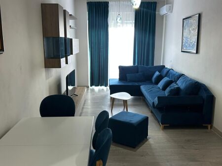 Jepet me qira apartament modern 1+1 tek Kompleksi Eshli! Brryli