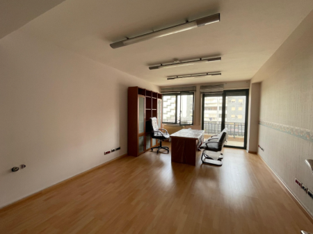 Apartment / Premises for Clinic for Sale – Overpass of the Commune of Paris