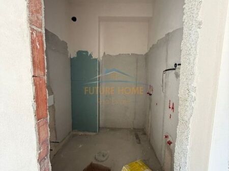 For sale, Apartment 2+1+2+Storage, near Alidemi Field, Tirana., Tirana.