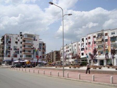 Apartament 2+1 për shitje ne Xhamllik