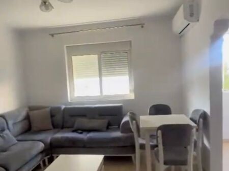 🏡 Jepet me qera apartament 1+1 – Rruga Xhafize Keko