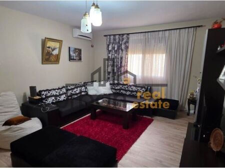 Shitet Apartament 4+1+2 – Ali Demi , Tiranë