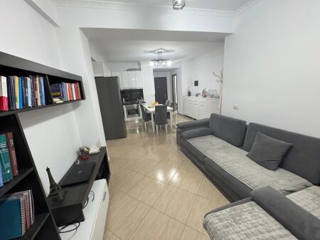 Vendesi in vendita 3+1+2 vicino al Rrethi in Astir