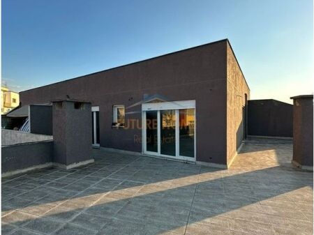 Shitje, Penthouse, Bulevardi Zhan Dark,Tiranë.