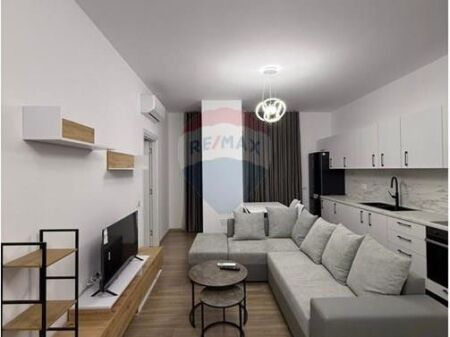 Shitet apartament 2+1 ne Kamez me verande