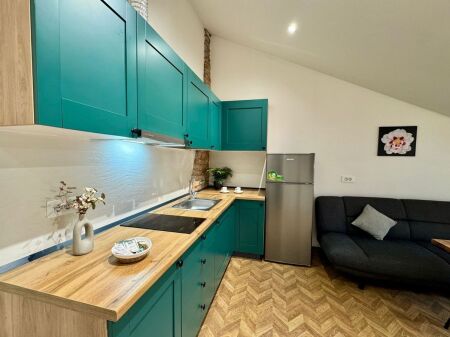 Appartamento in Affitto a Komuna e Parisit - 600 EUR