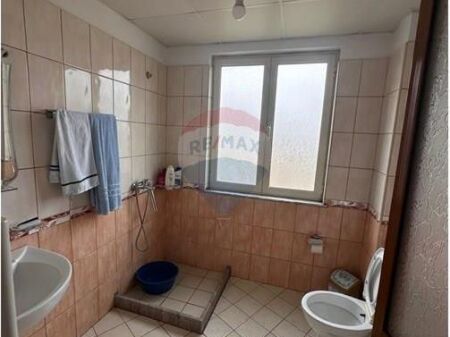 Appartamento 3+1+2 in vendita, nella zona di Fresku, in via Thesari