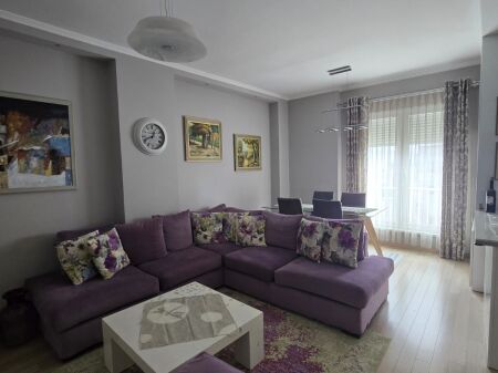 21-Dhjetori Jepet me Qera 2+1 Kompleksi Magnet