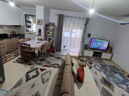 APARTAMENT ME QERA 2+1+2 YZBERISHT 60.000 LEKE FH-68970