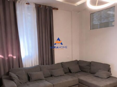 JEPET ME QERA APARTAMENT 1+1+VERANDE "LIQENI I THATË, TIRANË PRANE RADISONIT" 550 EURO