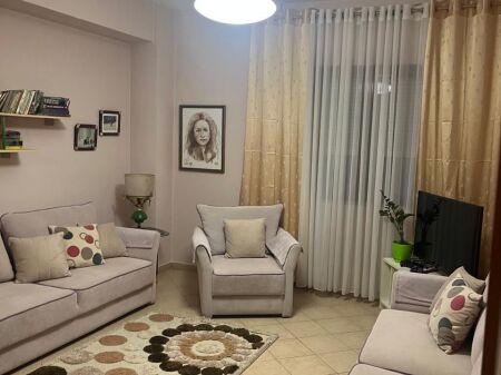Apartament 2+1+2 per qira te Rruga e Kavajes