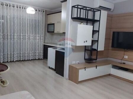 Apartament - Për Shitje - Rruga 5 Maji, Tiranë(ID: 530171096-49)