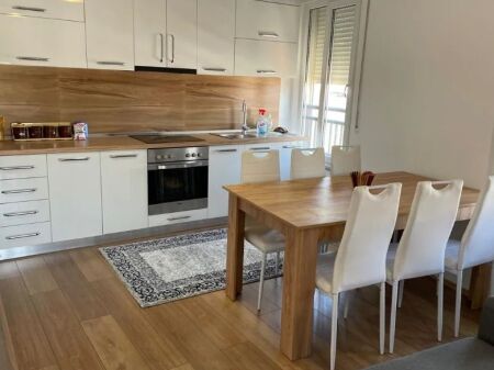 Affitto | Appartamento 2 + 1+2 | Astir | 550 €/mese