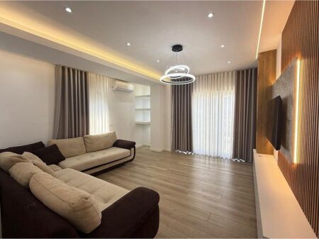 Jepet apartament 2+1+2 me qira te Kodra e Diellit 2.