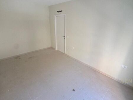 SHITET APARTMENT 1+1 TE SHKOLLA E KUQE