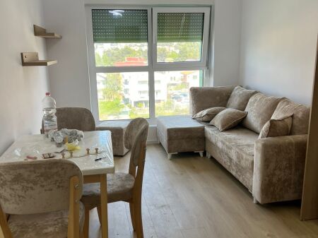 APARTAMENT 1+1 ME QERA NE ALI DEM