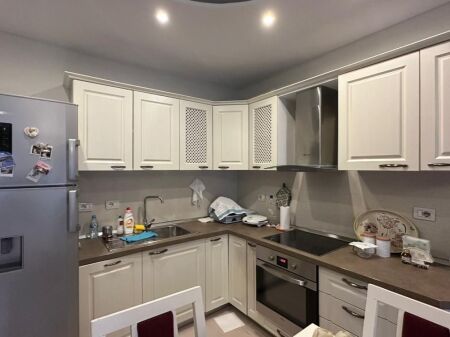 SHITET 1+1  tek Liqeni i Thate