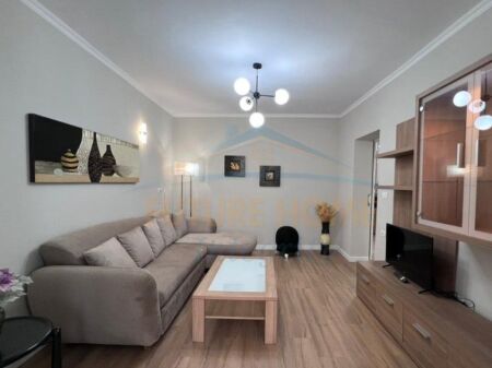 Qera, Apartament 2+1, Blloku, Tiranë.