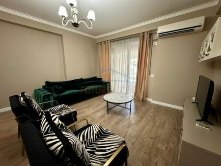 Qera, Apartament 3+1+2, Kopshti Botanik