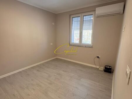 ZYRE ME QIRA 70 M2 21 DHJETORI 800 EURO