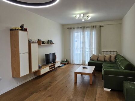 Shitet..! Kinostudio (Përballë Ministrisë së Kulturës) ‣ Apartament 2+1+2+Verandä