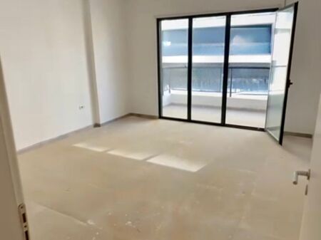 📣 SHITET Apartament 2+1 Me 2 Tualete Dhe Ballkon 📍 Rruga e "Durresit" ✨  🏢 Ndertim i Ri 🪜 Kati 2 (Me Ashensor) 📐 Siperfaqe Totale 99.28 m2  💶 Cmimi 230.000 Euro
