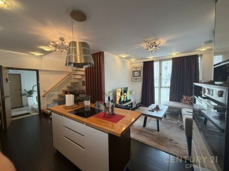 JEPET ME QIRA DUPLEKS TEK QENDRA KISTA