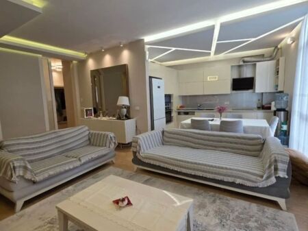 Shitet..! Kika 2 (Komuna e Parisit) Apartament 2+1+2