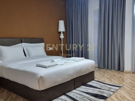 JEPET ME QIRA hotel me 15 dhoma në Kombinat, 5.000€! 5,000 € /Muaj