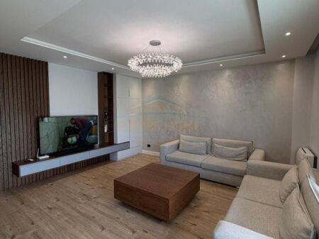 Shitet, Apartament 3+1+2+2 Poste Parkimi, Sofia Hill Residence, TEG, Tiranë.