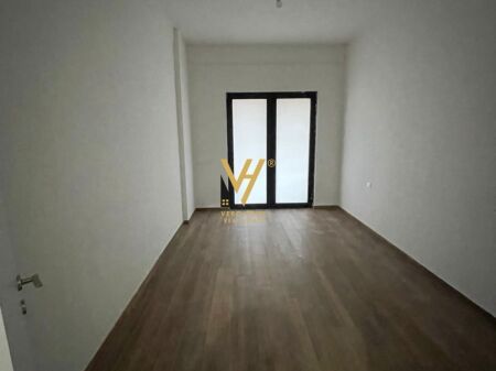 JEPET ZYRE 118 M2 ME QIRA TE FARMACIA 10 – 650 EURO