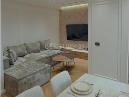 APARTAMENT 2+1 dhe GARDEROBE PER SHITJE, PERBALLE DELIJORGJIT