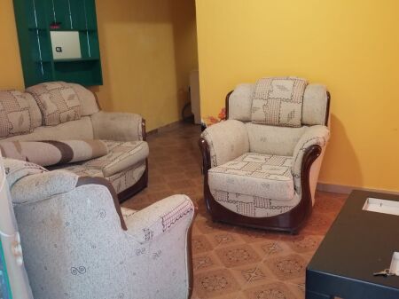 Jepet me qera apartament 1+1 te shkolla e Baletit