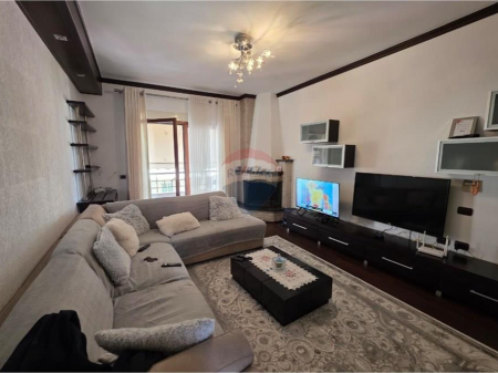 Apartament per shitje 2+1+2+2 ballkone tek Kodra e Diellit