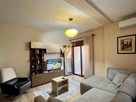 JEPET APARTAMENT 1+1+BLK ME QERA TE MYSLYM SHYRI 80.000 LEKE
