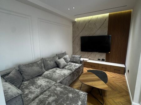 Shitet apartament 2+1 + garderobë – përballë Delijorgjit !