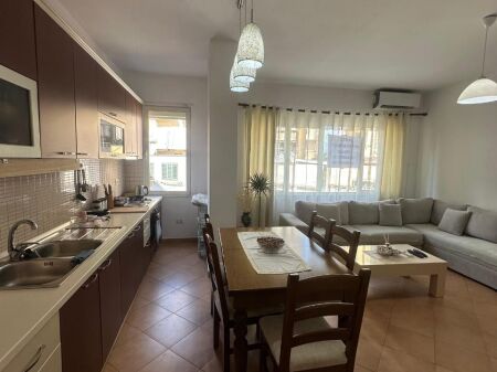 Apartament 2+1+2 me qira te Liqeni i thate