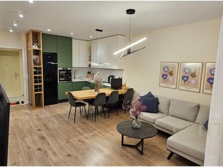 Appartamenti 2+1 in affitto a 21 Dhjetori, vicino alla residenza Alba