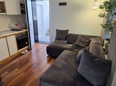 Shitet..! Rruga Myslym Shyri Garsoniere