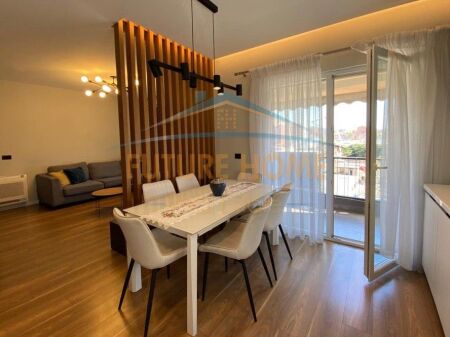 Affitto, Duplex, 5 Maji