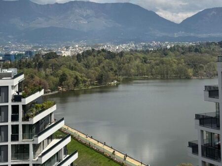 "LAKE VIEW" RESIDENCE, JEPET ME QIRA APARTAMENT 3+1+2+2 POSTE PARKIMI 4,000 € /Muaj