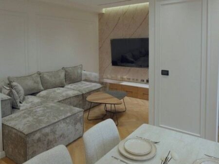 APARTAMENT 2+1 dhe GARDEROBE PER SHITJE, PERBALLE DELIJORGJIT