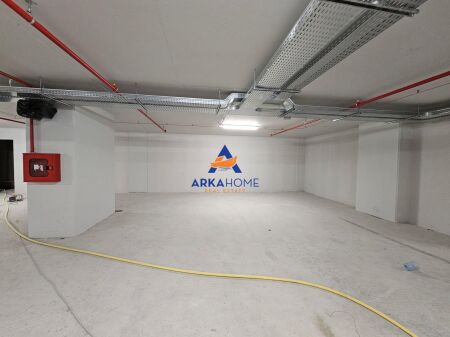 PARKING SPACE FOR SALE 12M2 "EKSPOSITA BUILDING" 5000000 LEKE