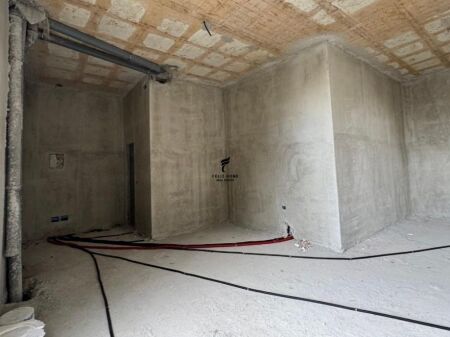 SHITET DYQAN 75 M2 FUSHA E AVIACIONIT 226.000 EURO FH-69035