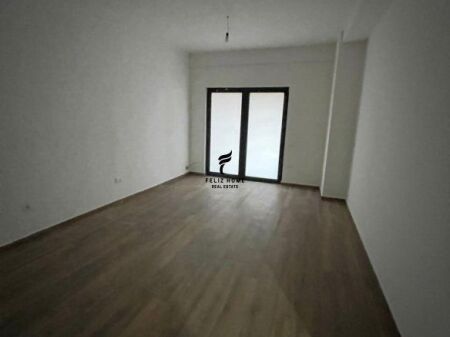 OFFICE FOR RENT 118 M2 DIBRA STREET 650 EURO FH-69018