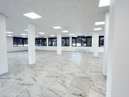 Ambjent zyrash me qira prane Teg