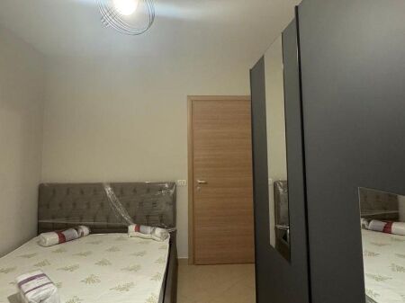 🏡 APARTAMENT 2+1 me verandë për Qira